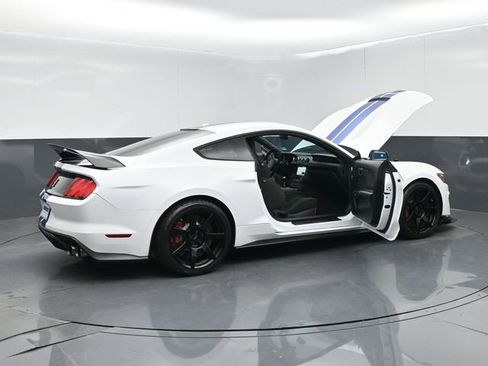 Used 2017 Ford Mustang Shelby GT350R w/ GT350R Equipment Group 920A RWD image 71