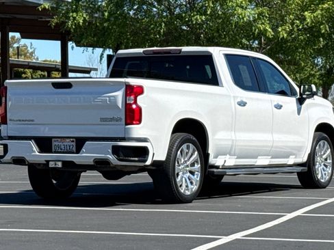 Used 2019 Chevrolet Silverado 1500 High Country w/ Technology Package image 5