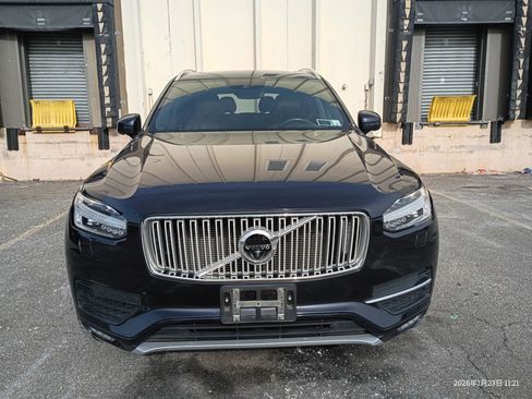 Used 2016 Volvo XC90 T6 Inscription w/ Vision Package image 1