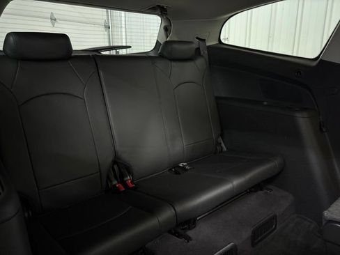 Used 2012 Chevrolet Traverse LT FWD image 18