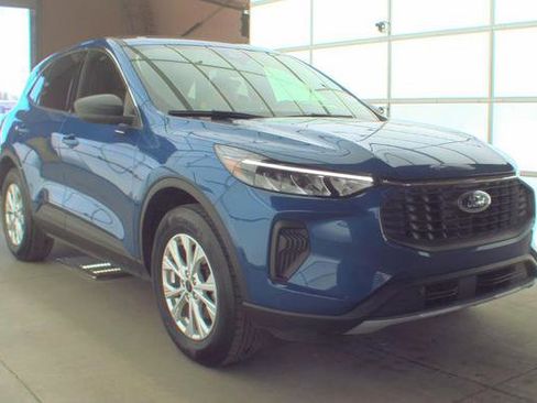 Used 2023 Ford Escape Active AWD/4WD image 9