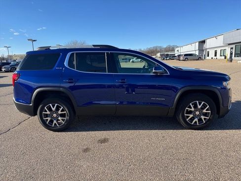 Used 2023 GMC Acadia SLE w/ Driver Convenience Package image 2