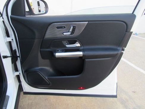 Used 2022 Mercedes-Benz GLA 250 4MATIC w/ Premium Package Lite image 18