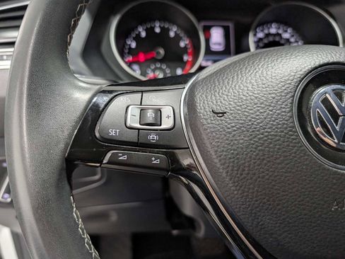 Used 2021 Volkswagen Tiguan SE image 30