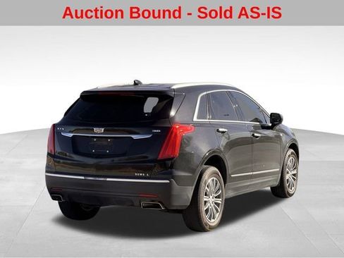 Used 2017 Cadillac XT5 Luxury w/ Driver Awareness Package image 3