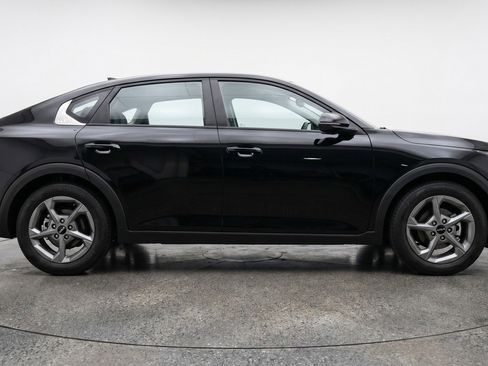 Used 2025 Kia K4 LXS FWD image 11