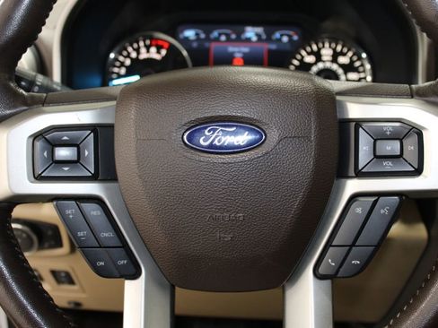 Used 2020 Ford F150 Lariat image 34