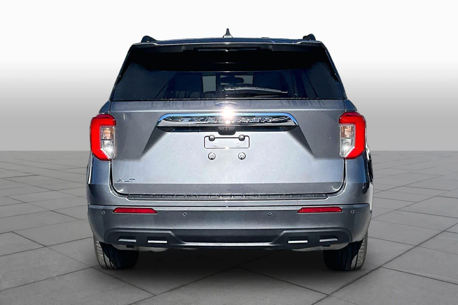 Used 2023 Ford Explorer XLT RWD image 5