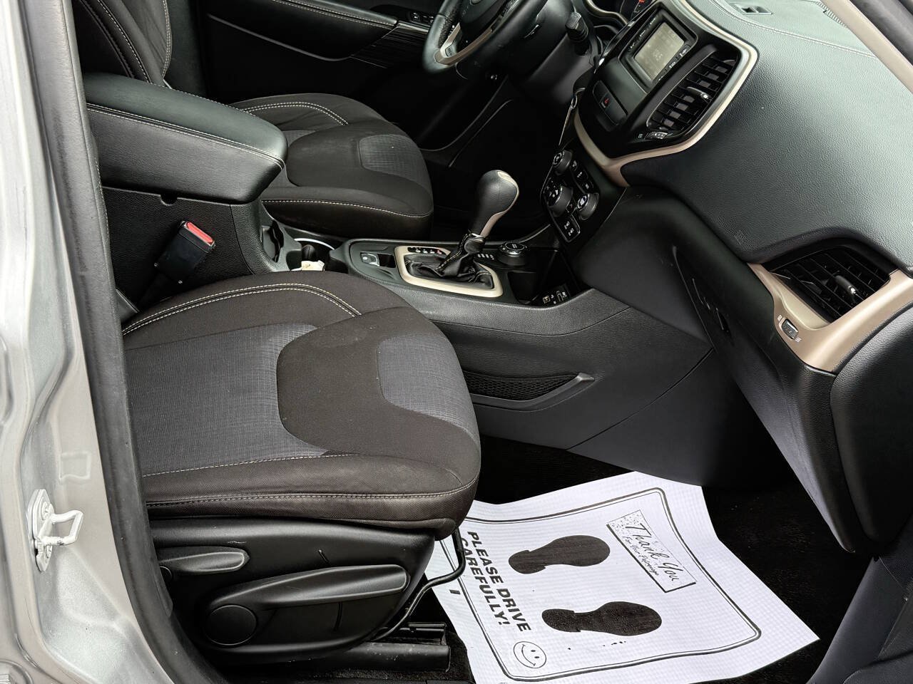 Used 2015 Jeep Cherokee Latitude AWD/4WD image 15