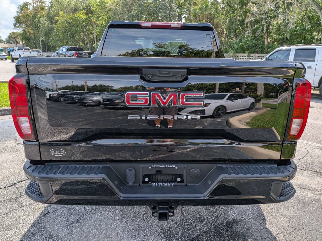 Certified 2025 GMC Sierra 1500 Pro w/ Graphite Edition AWD/4WD image 5