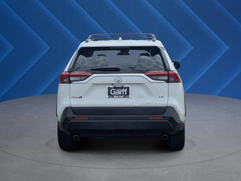 Used 2020 Toyota RAV4 LE w/ Carpet Mat Package FWD image 4
