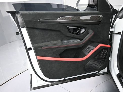 Used 2024 Lamborghini Urus Performante image 16