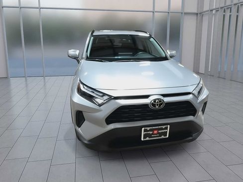 Used 2022 Toyota RAV4 XLE AWD/4WD image 3