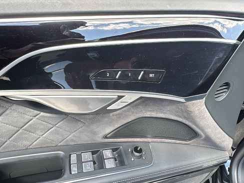 Used 2024 Audi S8 AWD/4WD image 13