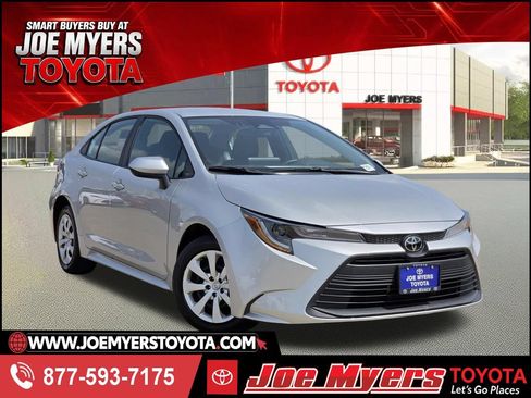 Used 2024 Toyota Corolla LE FWD image 1