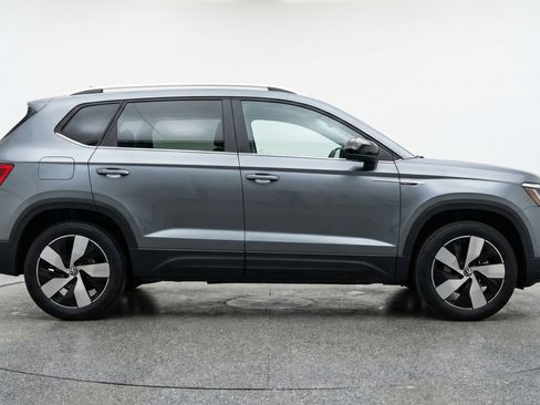 Used 2025 Volkswagen Taos S image 11