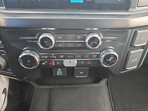 Used 2025 Ford F350 Lariat w/ Black Appearance Package image 19