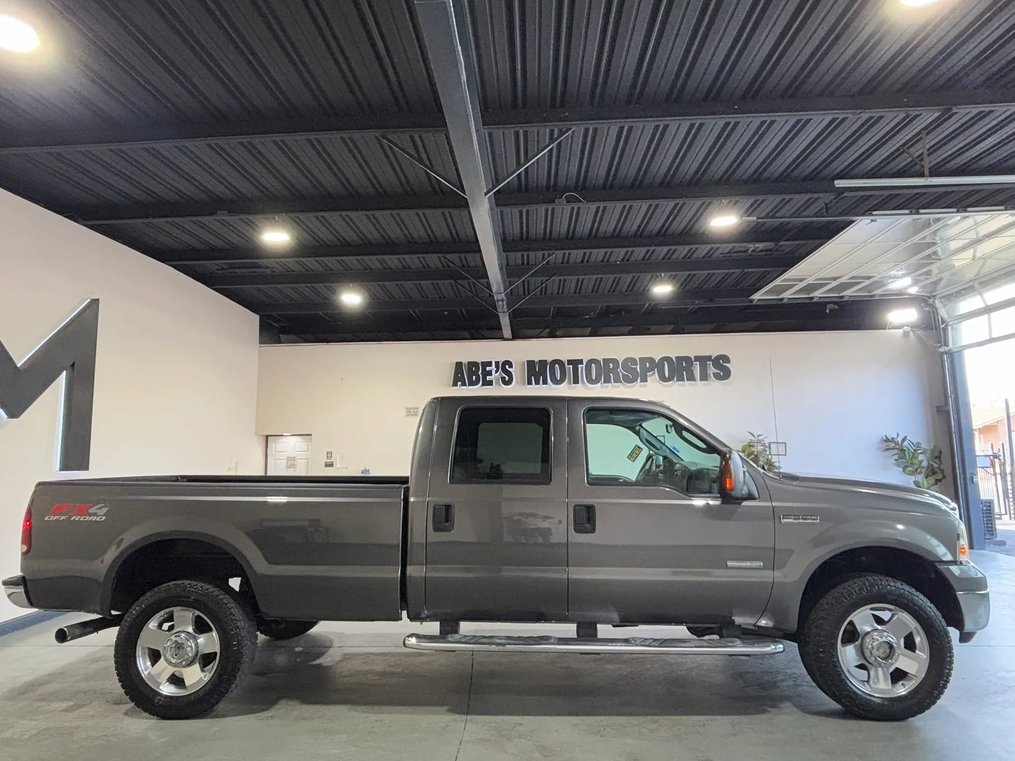 Used 2006 Ford F350 Lariat AWD/4WD image 4
