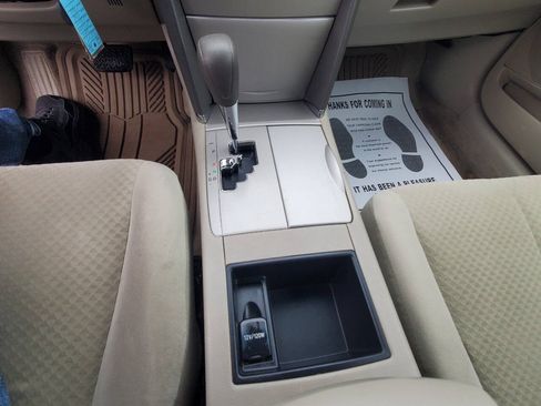 Used 2009 Toyota Camry LE FWD image 19