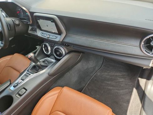 Used 2016 Chevrolet Camaro SS image 28