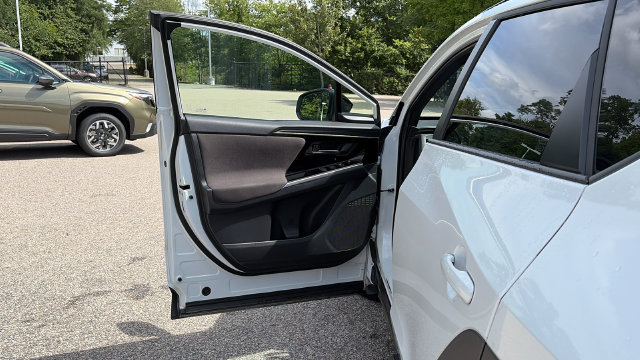 Used 2024 Subaru Solterra AWD/4WD image 23
