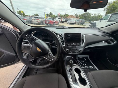 Used 2020 Chevrolet Malibu LT image 15