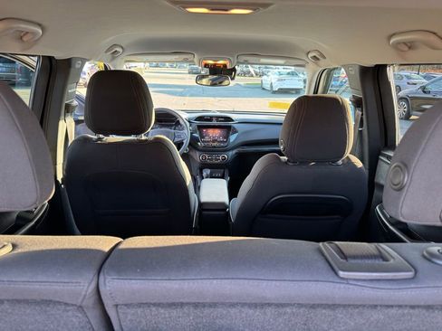 Used 2023 Chevrolet TrailBlazer LT w/ Convenience Package image 34