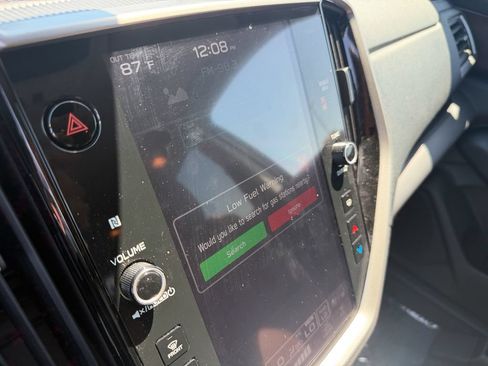 Used 2024 Subaru Ascent Touring AWD/4WD image 21