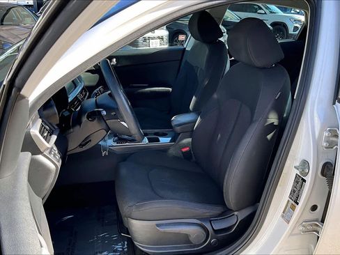 Used 2019 Kia Optima LX image 9