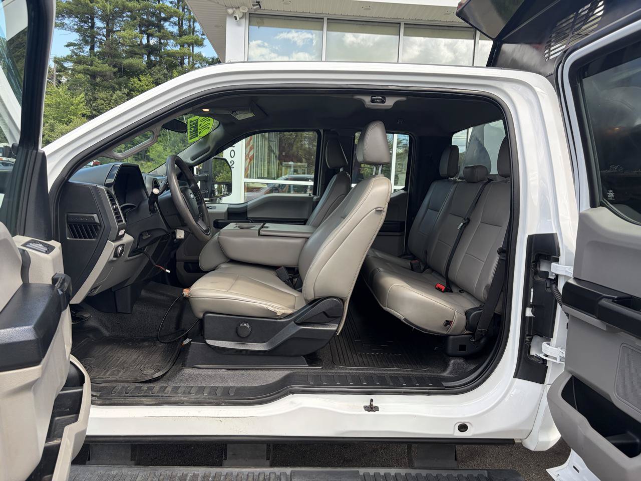 Used 2020 Ford F350 XL w/ Power Equipment Group AWD/4WD image 17