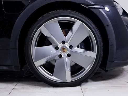 Certified 2024 Porsche Taycan 4 Cross Turismo w/ Premium Package image 23