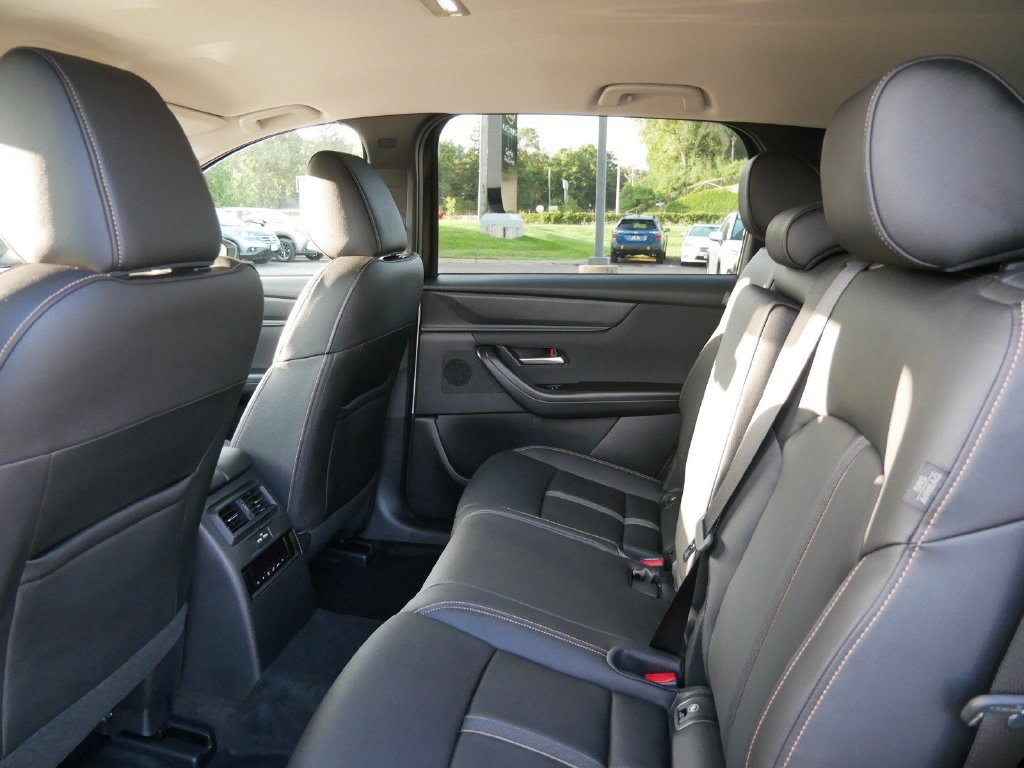 Used 2025 MAZDA CX-90 3.3 Turbo w/ Select Package AWD/4WD image 11