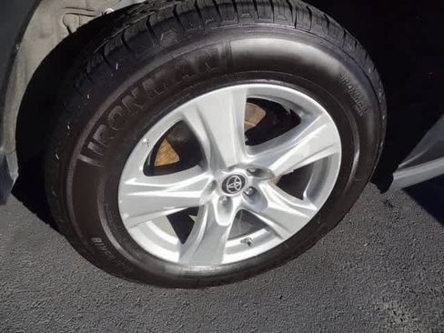 Used 2023 Toyota Highlander L image 16