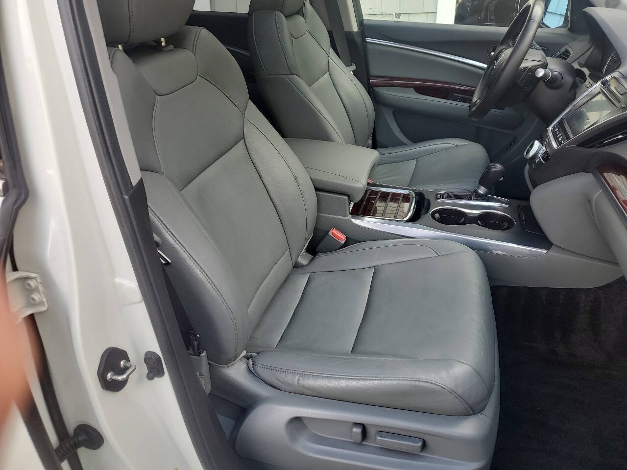 Used 2015 Acura MDX w/ Technology Package AWD/4WD image 10
