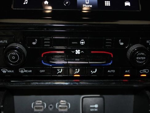 Used 2024 Jeep Grand Cherokee Altitude AWD/4WD image 49
