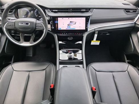 New 2026 Jeep Grand Cherokee Limited RWD image 14