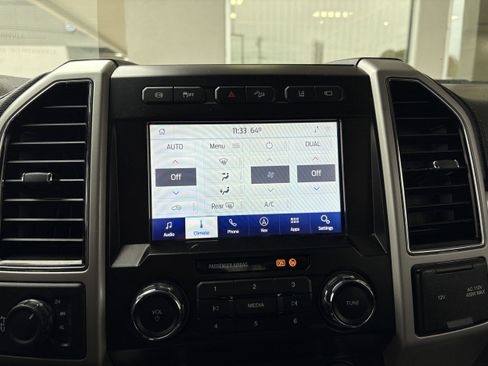 Used 2020 Ford F250 Lariat w/ Lariat Value Package AWD/4WD image 32