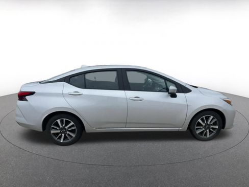 Used 2025 Nissan Versa SV image 16