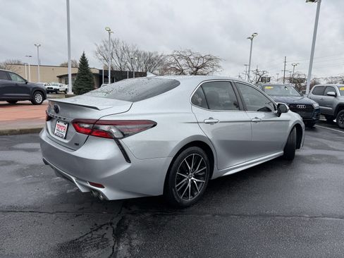 Used 2023 Toyota Camry SE image 9