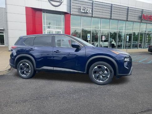 Certified 2026 Nissan Rogue SV AWD/4WD image 16