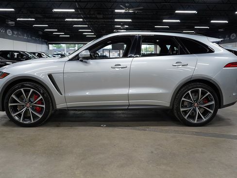Used 2019 Jaguar F-PACE SVR AWD/4WD image 2