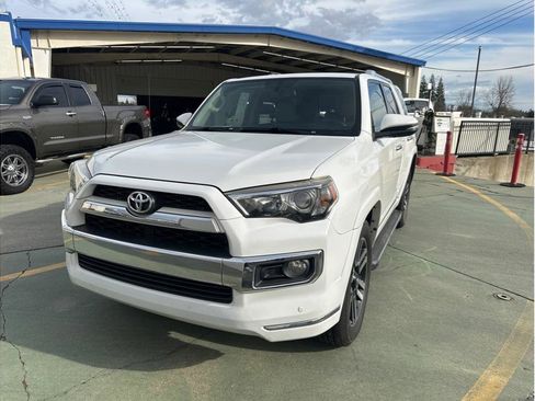 Used 2015 Toyota 4Runner Limited image 3