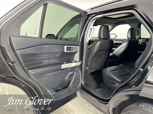 Used 2022 Ford Explorer XLT w/ Equipment Group 202A image 13