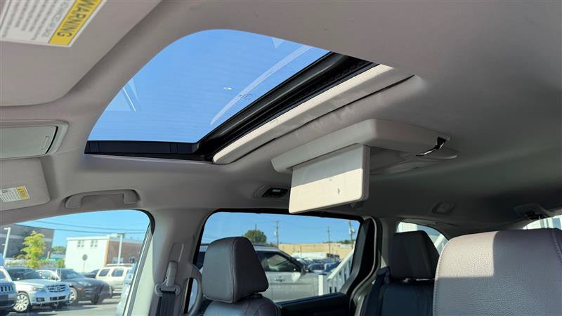 Used 2018 Honda Odyssey Touring image 25