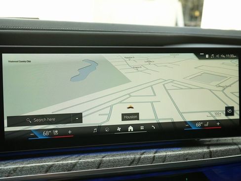 Used 2024 BMW 740i w/ Premium Package image 16