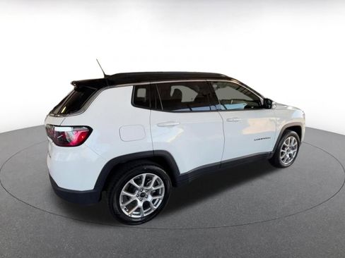 Used 2025 Jeep Compass Limited image 17