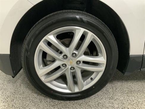 Used 2020 Chevrolet Equinox Premier AWD/4WD image 10