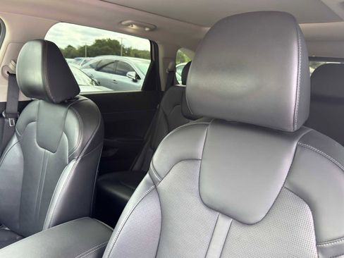 Certified 2024 Kia Sorento S w/ Panoramic Sunroof Package AWD/4WD image 11