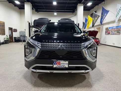 Used 2023 Mitsubishi Eclipse Cross SE image 2