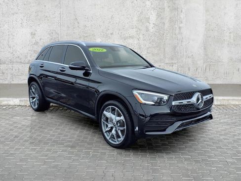 Used 2022 Mercedes-Benz GLC 300 4MATIC image 2